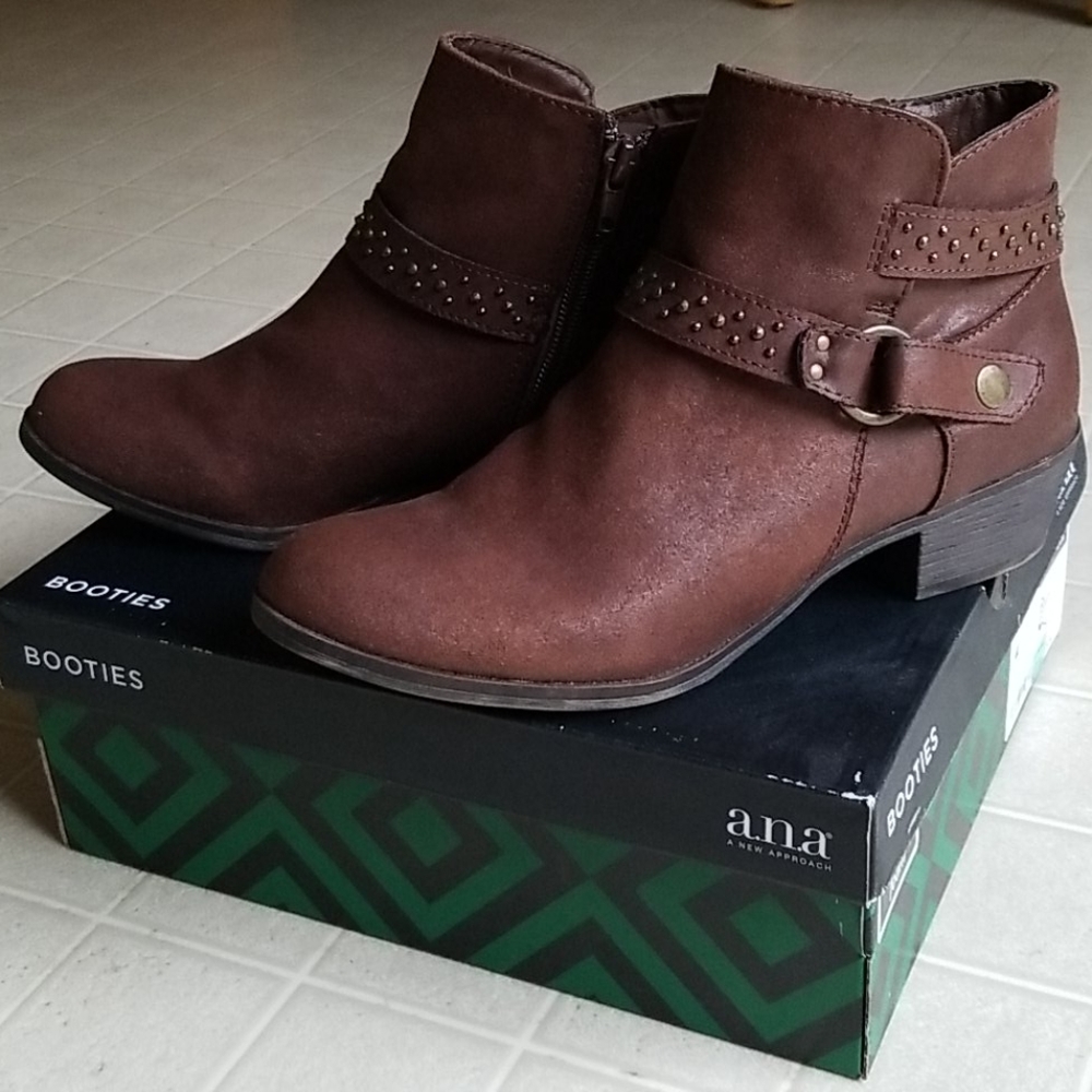 Ana Brown Ankle boots